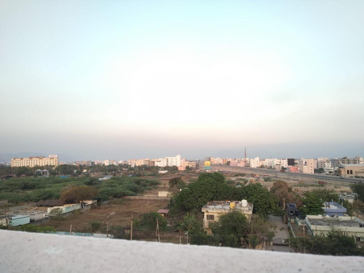 Sls Homestay - Luxury Ac Service Apartments 1Bhk, 2Bhk, 3Bhk - Direct Flyover To Alipiri Tirumala Gate - Walk To Ps4 Pure Veg Restaurants, Supermarkets - Near To National Highway & Padmavathi Amma Temple - Modular Kitchen, Living Room -Free Superfast Tirupati Eksteriør bilde