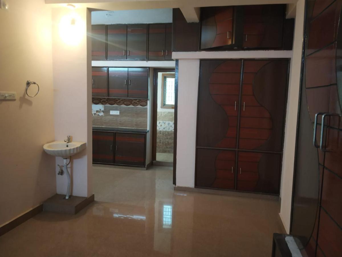 Sls Homestay - Luxury Ac Service Apartments 1Bhk, 2Bhk, 3Bhk - Direct Flyover To Alipiri Tirumala Gate - Walk To Ps4 Pure Veg Restaurants, Supermarkets - Near To National Highway & Padmavathi Amma Temple - Modular Kitchen, Living Room -Free Superfast Tirupati Eksteriør bilde