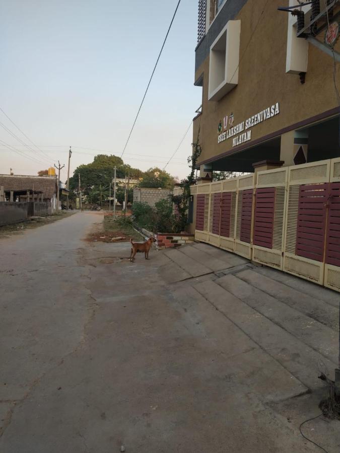 Sls Homestay - Luxury Ac Service Apartments 1Bhk, 2Bhk, 3Bhk - Direct Flyover To Alipiri Tirumala Gate - Walk To Ps4 Pure Veg Restaurants, Supermarkets - Near To National Highway & Padmavathi Amma Temple - Modular Kitchen, Living Room -Free Superfast Tirupati Eksteriør bilde