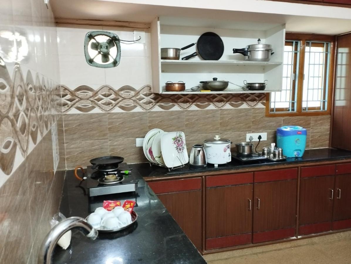 Sls Homestay - Luxury Ac Service Apartments 1Bhk, 2Bhk, 3Bhk - Direct Flyover To Alipiri Tirumala Gate - Walk To Ps4 Pure Veg Restaurants, Supermarkets - Near To National Highway & Padmavathi Amma Temple - Modular Kitchen, Living Room -Free Superfast Tirupati Eksteriør bilde
