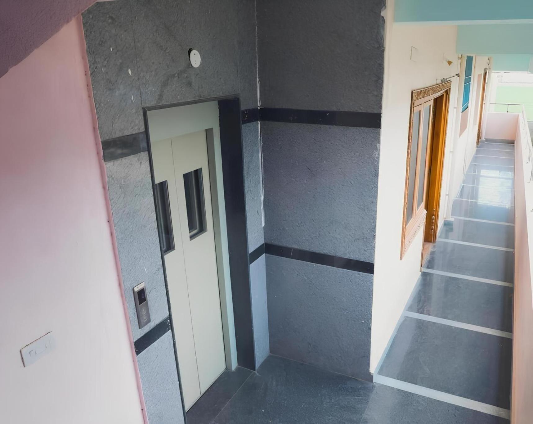 Sls Homestay - Luxury Ac Service Apartments 1Bhk, 2Bhk, 3Bhk - Direct Flyover To Alipiri Tirumala Gate - Walk To Ps4 Pure Veg Restaurants, Supermarkets - Near To National Highway & Padmavathi Amma Temple - Modular Kitchen, Living Room -Free Superfast Tirupati Eksteriør bilde