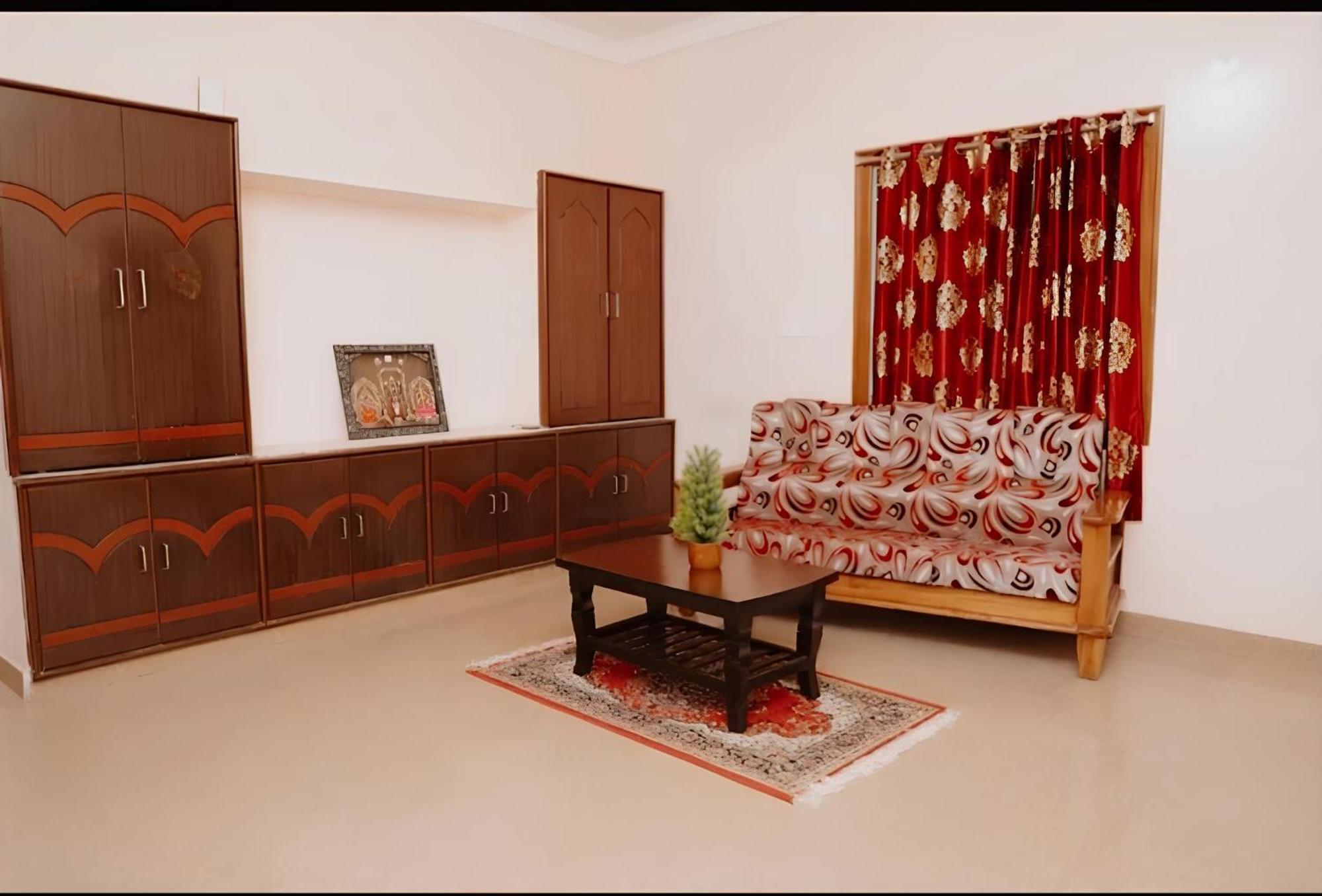Sls Homestay - Luxury Ac Service Apartments 1Bhk, 2Bhk, 3Bhk - Direct Flyover To Alipiri Tirumala Gate - Walk To Ps4 Pure Veg Restaurants, Supermarkets - Near To National Highway & Padmavathi Amma Temple - Modular Kitchen, Living Room -Free Superfast Tirupati Eksteriør bilde